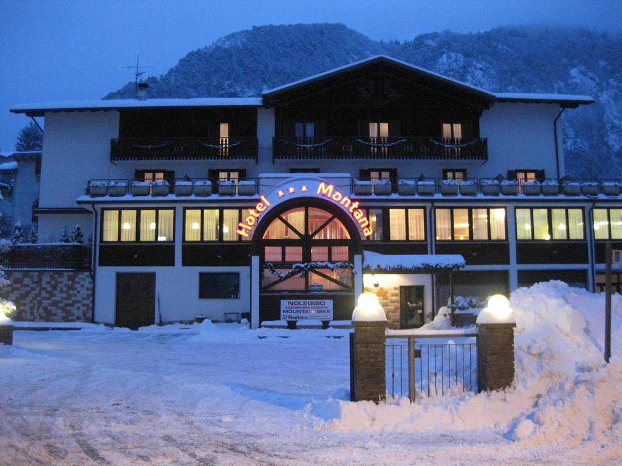 Hotel & Residence Montana Fai della Paganella Eksteriør billede