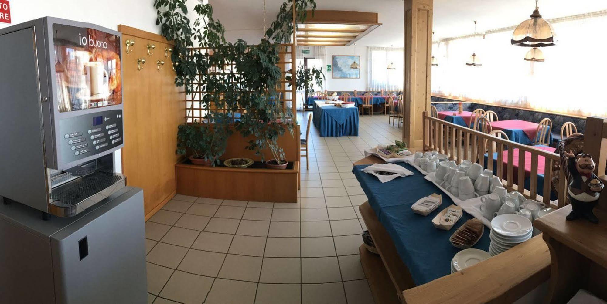 Hotel & Residence Montana Fai della Paganella Eksteriør billede