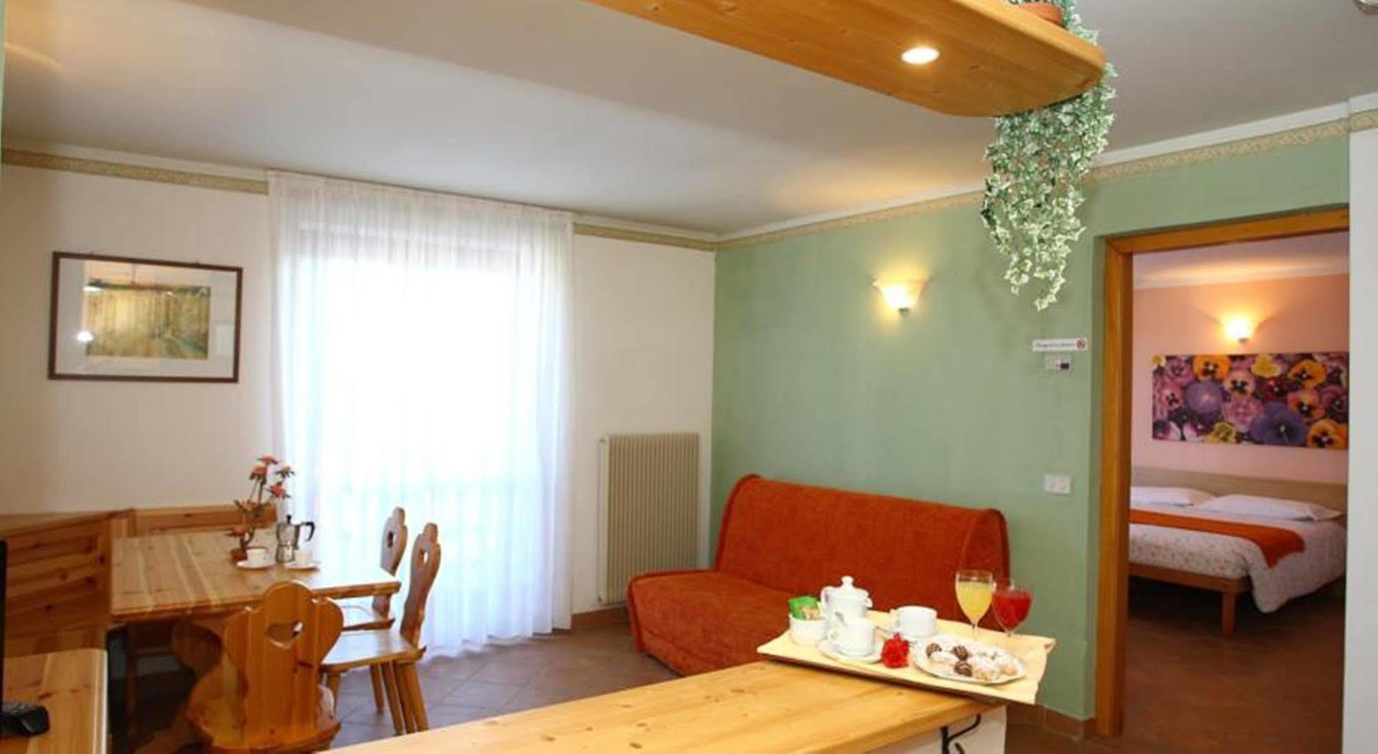 Hotel & Residence Montana Fai della Paganella Eksteriør billede