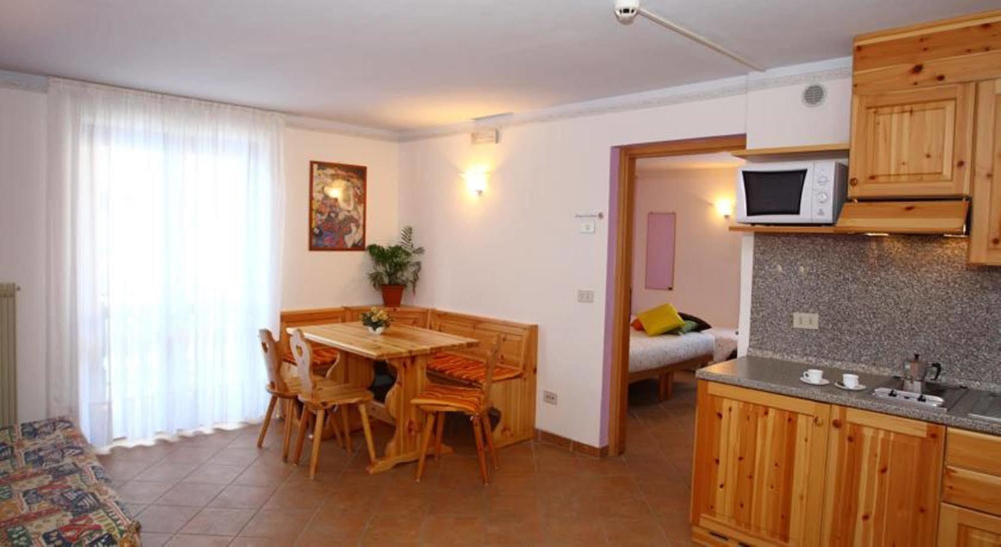 Hotel & Residence Montana Fai della Paganella Eksteriør billede