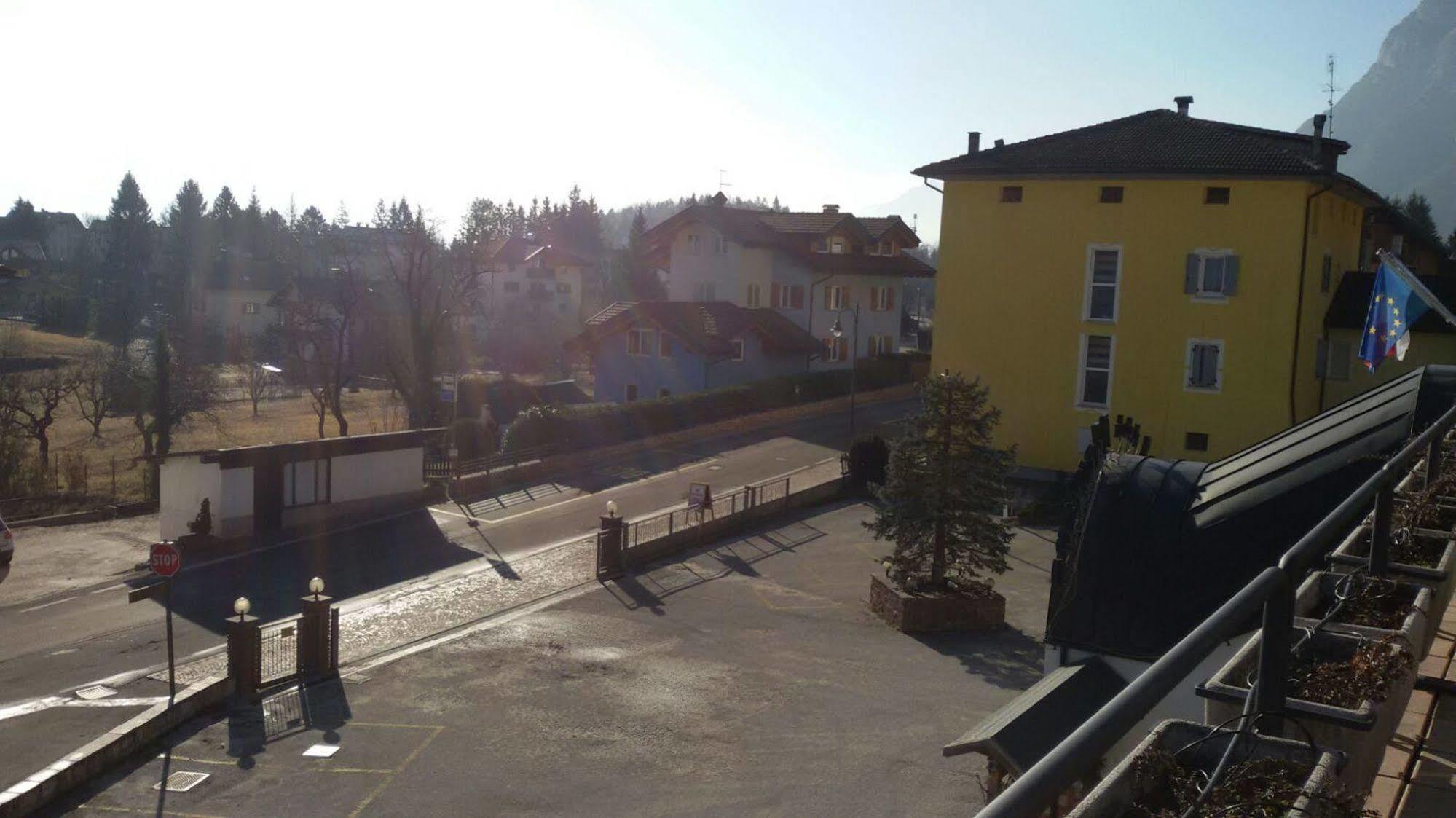 Hotel & Residence Montana Fai della Paganella Eksteriør billede