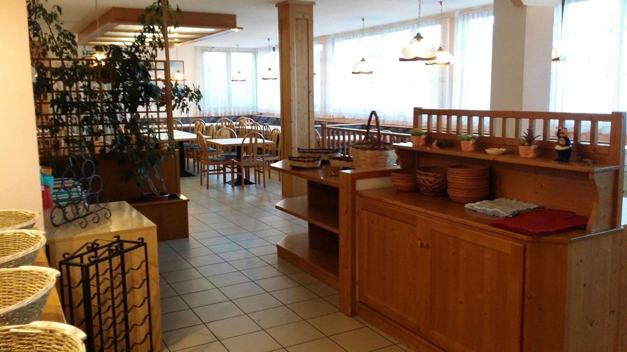 Hotel & Residence Montana Fai della Paganella Eksteriør billede