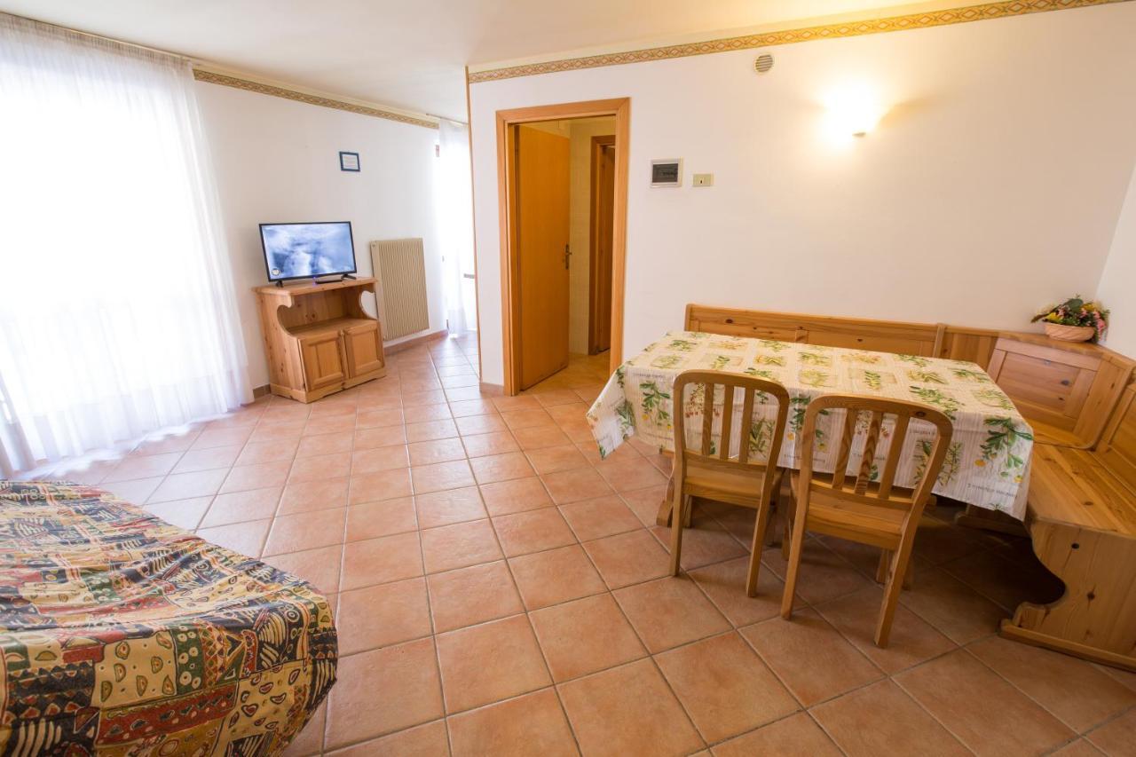 Hotel & Residence Montana Fai della Paganella Eksteriør billede